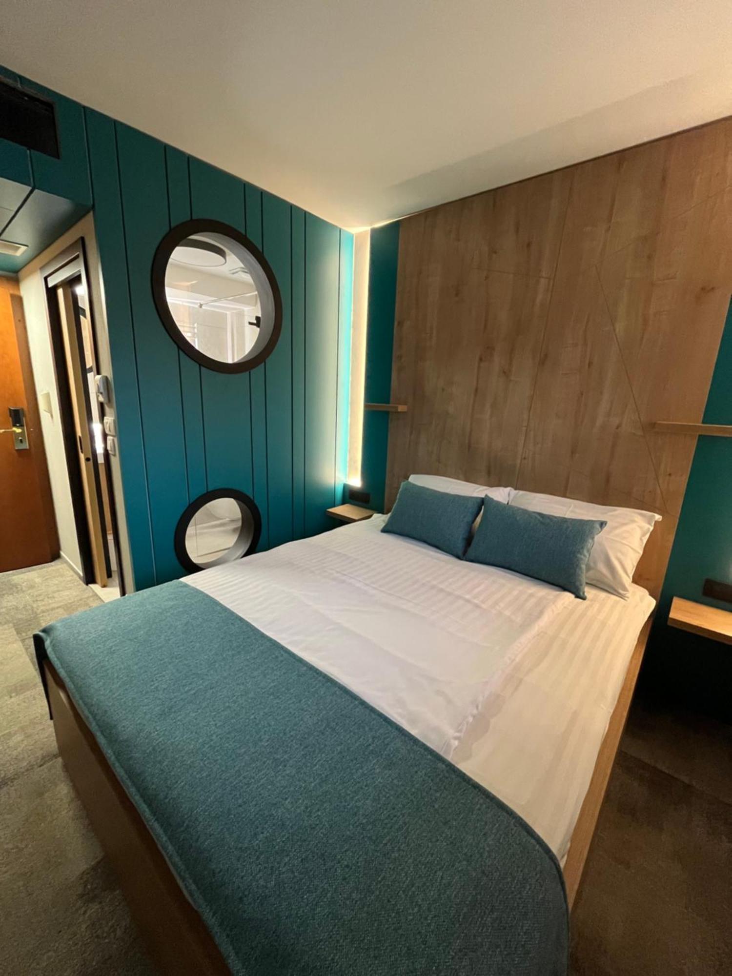 Hotel Mantova Vrhnika Eksteriør billede