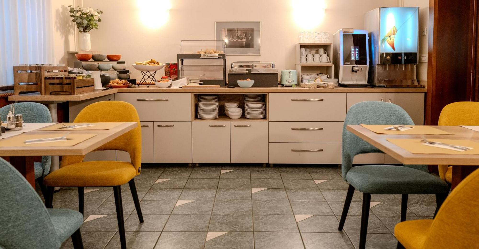 Hotel Mantova Vrhnika Eksteriør billede
