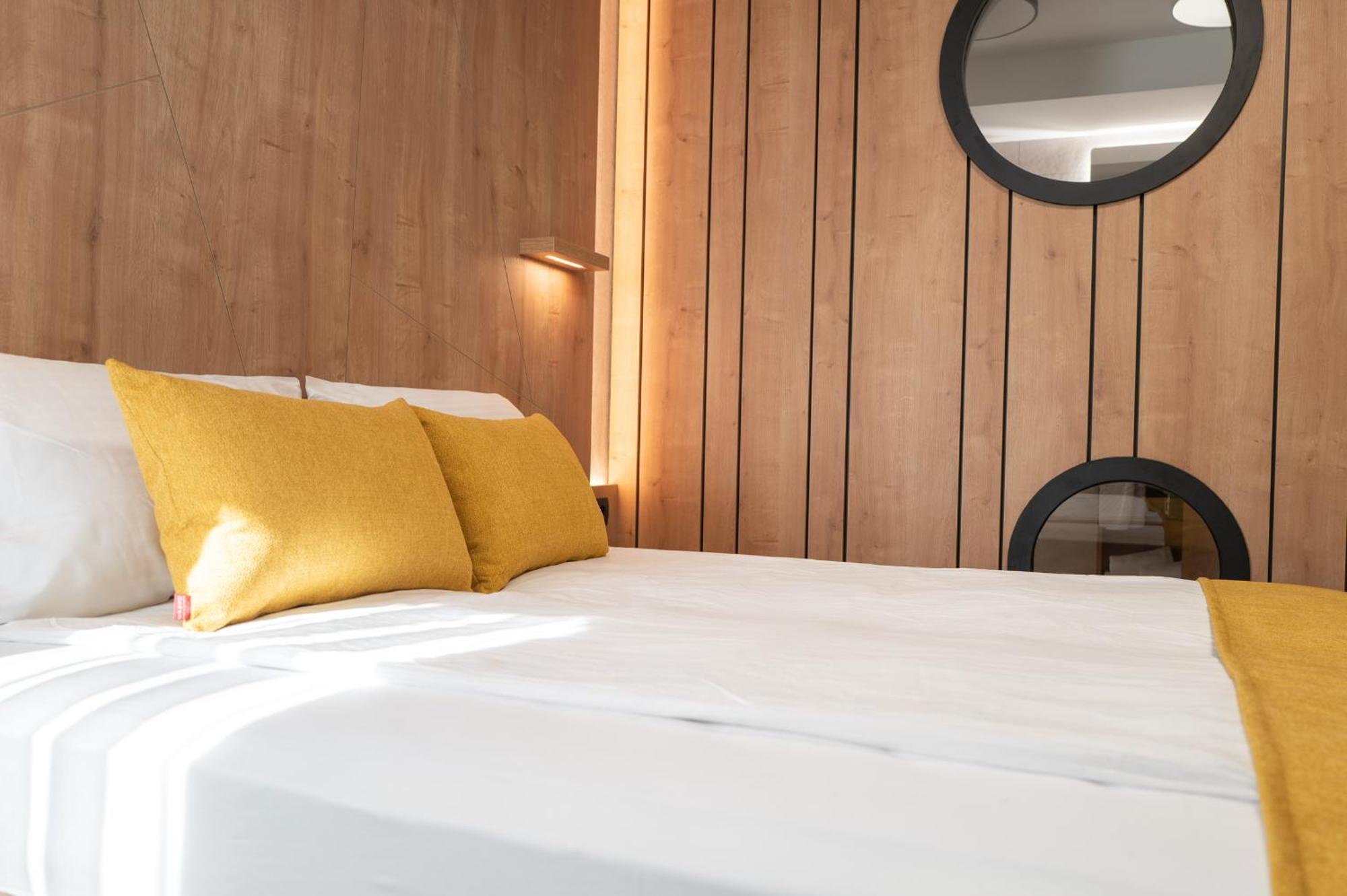 Hotel Mantova Vrhnika Eksteriør billede