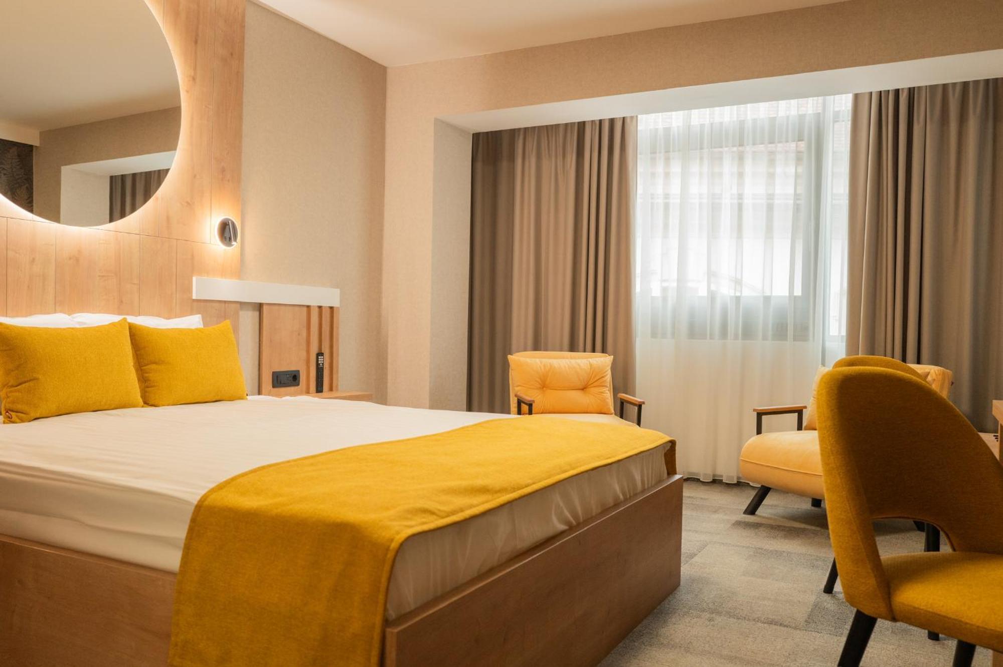 Hotel Mantova Vrhnika Eksteriør billede