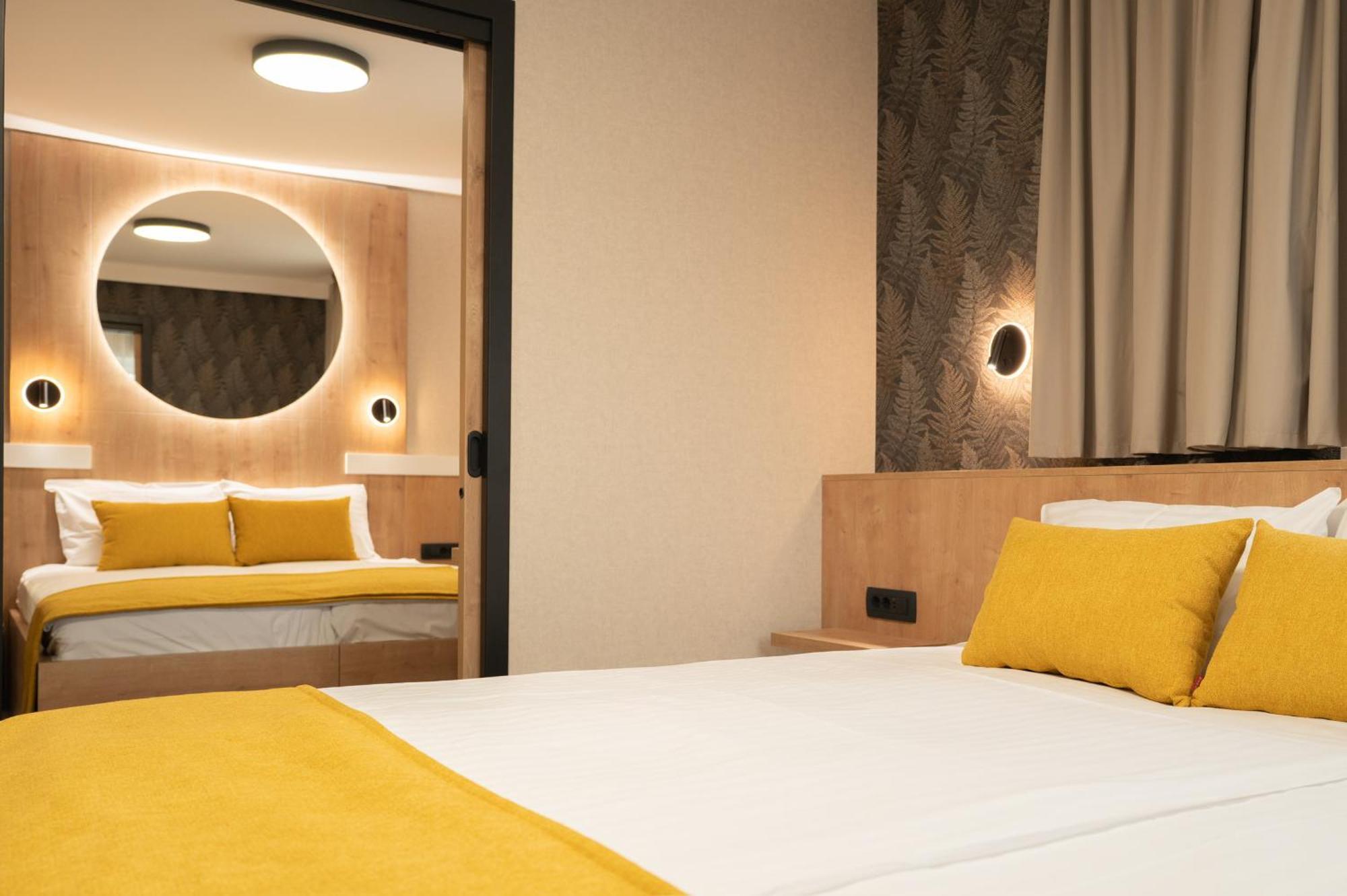 Hotel Mantova Vrhnika Eksteriør billede